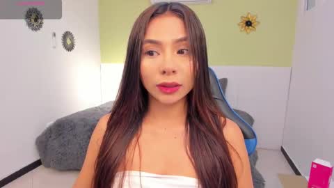 Snapshot of sussy_sweet4u chatting on March 5, 9:38 am sussy_sweet4u online show from March 5, 9:38 am