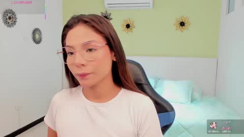 Snapshot of sussy_sweet4u chatting on February 23, 7:28 am sussy_sweet4u online show from February 23, 7:28 am