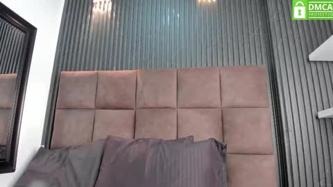 Snapshot of sussy_vixen chatting on September 22, 8:18 pm sussy_vixen online show from September 22, 8:18 pm