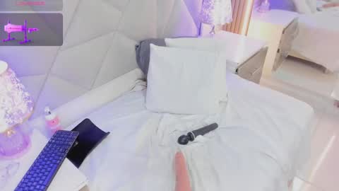 Snapshot of sussyross1 chatting on October 22, 6:46 pm Sussy online show from October 22, 6:46 pm