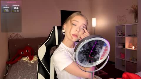 Jessica online show from April 8, 1:57 pm