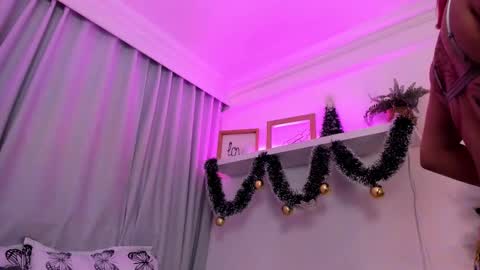 susyy online show from December 15, 8:36 pm