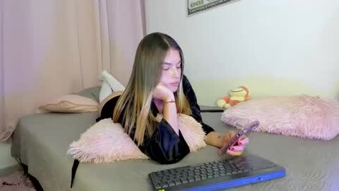 suzan__cooper2 online show from February 6, 3:54 am