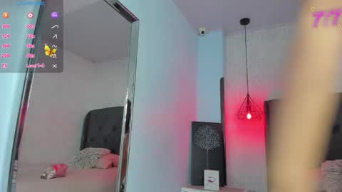 S U Z E T  online show from April 10, 7:53 pm