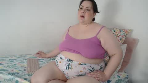 Snapshot of suzyitsstunning23 chatting on September 29, 3:11 am suzy online show from September 29, 3:11 am