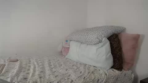 Snapshot of suzyitsstunning23 chatting on October 15, 2:58 am suzy online show from October 15, 2:58 am