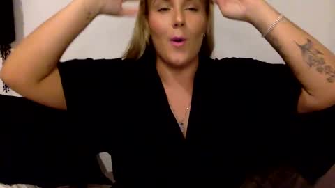 Snapshot of swedish_candii chatting on January 18, 4:37 am Swedish Candii online show from January 18, 4:37 am