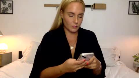 Snapshot of swedish_candii chatting on January 11, 4:06 am Swedish Candii online show from January 11, 4:06 am