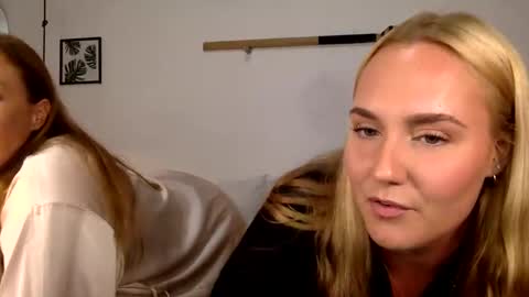 Snapshot of swedish_candii chatting on January 29, 4:26 am Swedish Candii online show from January 29, 4:26 am