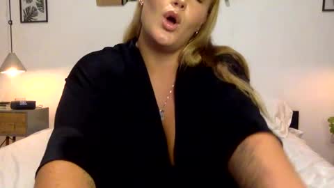 Snapshot of swedish_candii chatting on December 31, 4:27 am Swedish Candii online show from December 31, 4:27 am