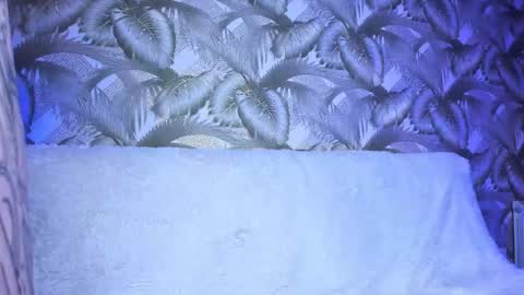 Snapshot of sweeeet_poison chatting on September 20, 4:44 am Luna Ootsutsuki online show from September 20, 4:44 am