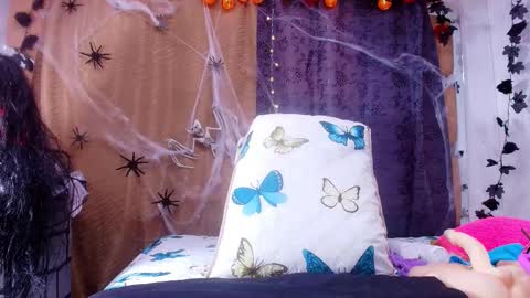 Snapshot of sweegirl_ chatting on October 15, 11:57 am Debora online show from October 15, 11:57 am