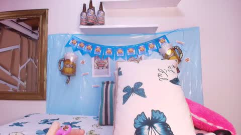 Snapshot of sweegirl_ chatting on September 23, 12:03 pm Debora online show from September 23, 12:03 pm