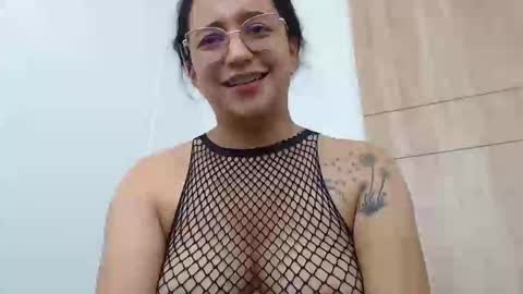 Laura online show from February 22, 6:37 pm