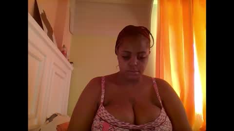 Snapshot of sweet52537 chatting on October 9, 7:01 am sweet52537 online show from October 9, 7:01 am