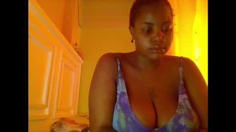 Snapshot of sweet52537 chatting on October 31, 10:52 am sweet52537 online show from October 31, 10:52 am