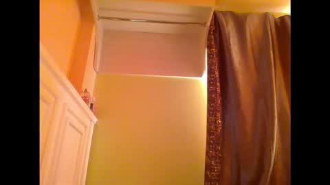 Snapshot of sweet52537 chatting on October 21, 6:06 am sweet52537 online show from October 21, 6:06 am