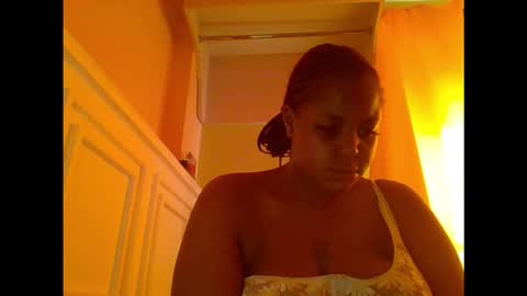 Snapshot of sweet52537 chatting on October 20, 5:32 am sweet52537 online show from October 20, 5:32 am