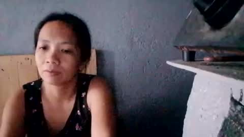 Snapshot of sweet818957 chatting on December 22, 1:55 am sweet818957 online show from December 22, 1:55 am