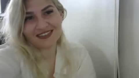 Snapshot of sweet88565241 chatting on January 4, 1:10 am sweet88565241 online show from January 4, 1:10 am