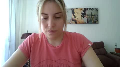 Snapshot of sweet__alana chatting on December 12, 5:37 pm Sweet alana online show from December 12, 5:37 pm