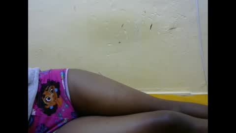 Snapshot of sweet_amor254 chatting on October 18, 7:26 pm Silvia online show from October 18, 7:26 pm