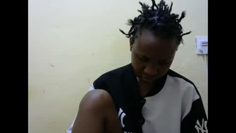 Snapshot of sweet_amor254 chatting on October 26, 12:00 pm Silvia online show from October 26, 12:00 pm