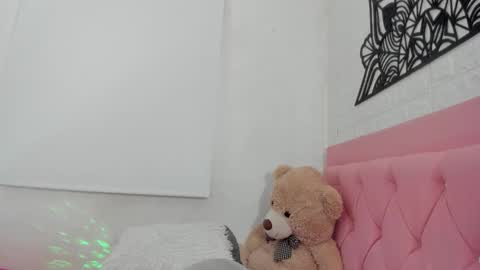 Ashley online show from December 20, 6:24 pm