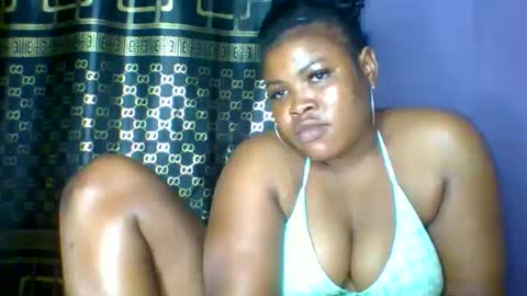 Snapshot of sweet_baby27 chatting on September 21, 2:32 am sweet baby online show from September 21, 2:32 am