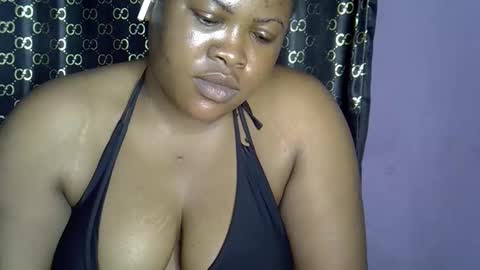 Snapshot of sweet_baby27 chatting on October 5, 1:32 am sweet baby online show from October 5, 1:32 am