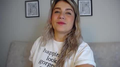 Bella Valery online show from November 27, 11:18 pm