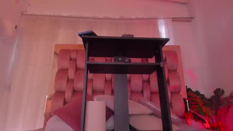 Chelsy  online show from October 14, 6:10 pm