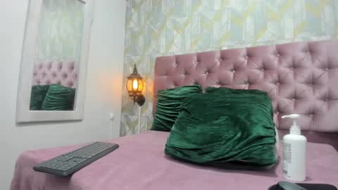 Snapshot of sweet_candy_sex1 chatting on October 6, 1:11 am sweet_candy_sex1 online show from October 6, 1:11 am