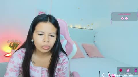 sweet_dania_ online show from October 7, 8:19 am