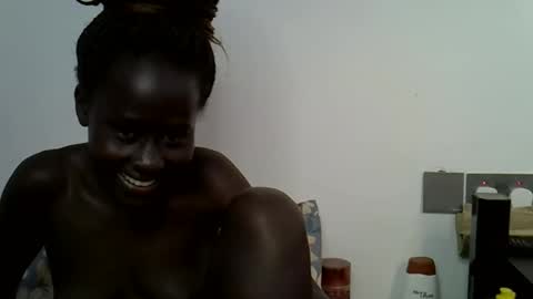 Snapshot of sweet_diva19 chatting on September 22, 9:52 am sweet_diva19 online show from September 22, 9:52 am