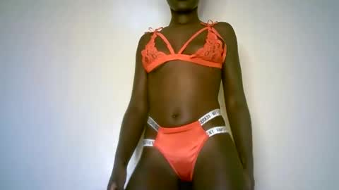 Snapshot of sweet_diva19 chatting on March 11, 9:48 pm sweet_diva19 online show from March 11, 9:48 pm