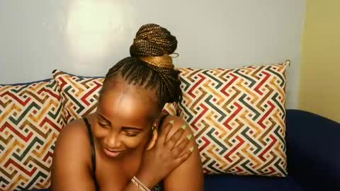 sweet_dollo online show from October 29, 7:16 pm