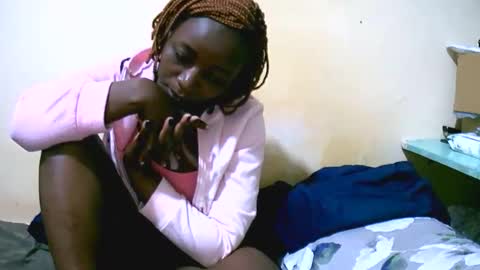 Snapshot of sweet_elena24 chatting on October 7, 3:55 am shillah online show from October 7, 3:55 am