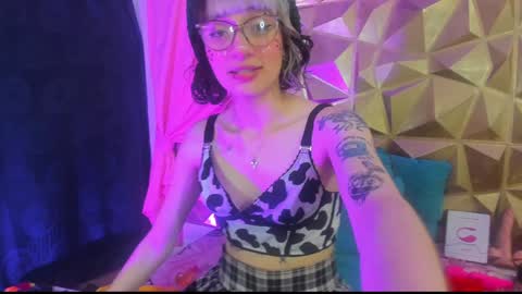  emmili  online show from December 21, 12:27 pm