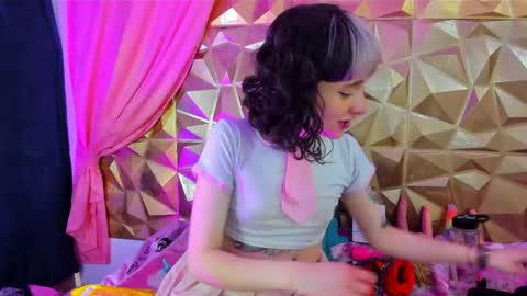  emmili  online show from February 17, 12:27 pm