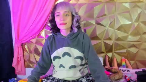  emmili  online show from February 4, 12:11 pm