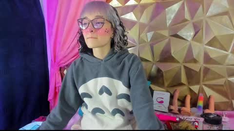  emmili  online show from January 24, 12:20 pm