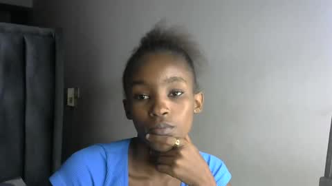 sweet_freaky online show from December 3, 5:37 pm