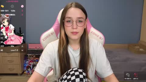 Snapshot of sweet_frosty chatting on January 9, 3:26 am Alice online show from January 9, 3:26 am