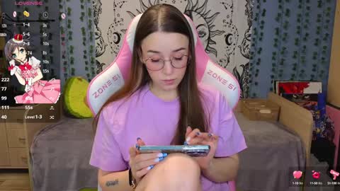 Snapshot of sweet_frosty chatting on January 15, 3:54 am Alice online show from January 15, 3:54 am