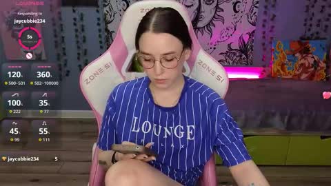 Snapshot of sweet_frosty chatting on October 3, 2:16 am Alice online show from October 3, 2:16 am