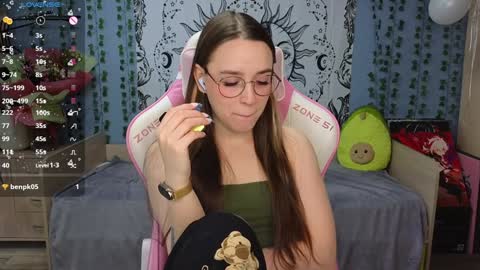 Snapshot of sweet_frosty chatting on January 31, 3:41 am Alice online show from January 31, 3:41 am