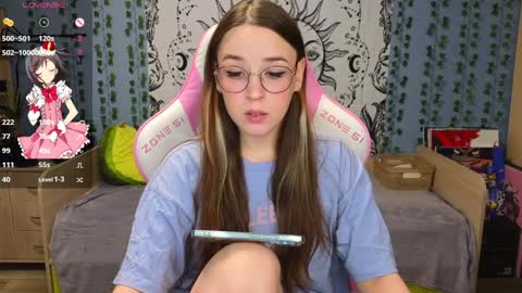 Snapshot of sweet_frosty chatting on January 12, 3:07 am Alice online show from January 12, 3:07 am
