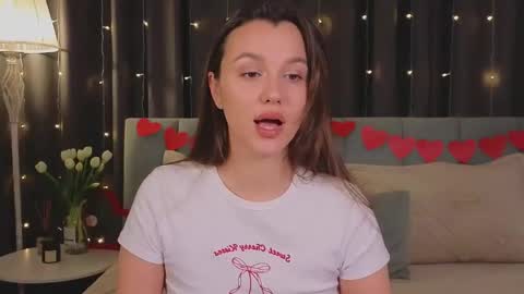 Snapshot of sweet_haeven chatting on February 16, 9:59 am Im Mia.LOVELY PATTERNS 100 120 160 200 my toy buzzes from 2 tip online show from February 16, 9:59 am