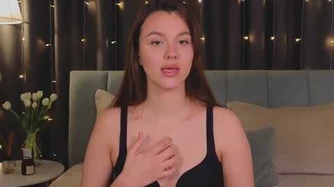 Snapshot of sweet_haeven chatting on February 18, 2:16 pm Im Mia.LOVELY PATTERNS 100 120 160 200 my toy buzzes from 2 tip online show from February 18, 2:16 pm